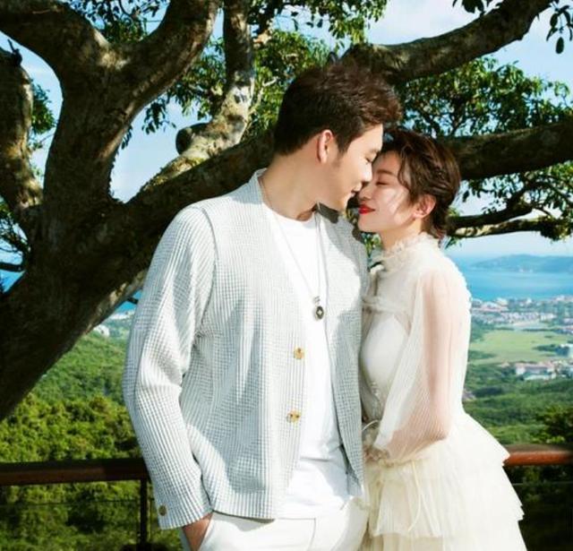 马丽母亲节升级当妈妈，与小老公幸福美满，沈