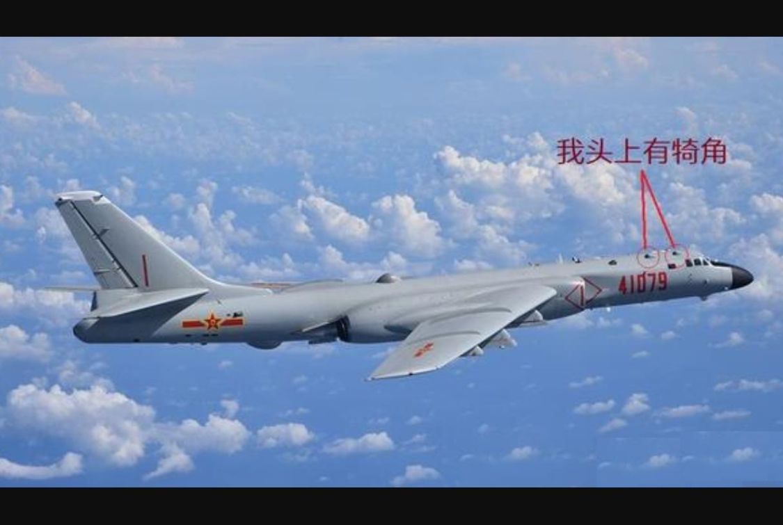 运-20运输机无弹射座椅，若遇到故障危险，飞行员该怎么逃生？