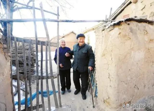 山西90岁老兵证件遗失没法证明身份，指着博物馆