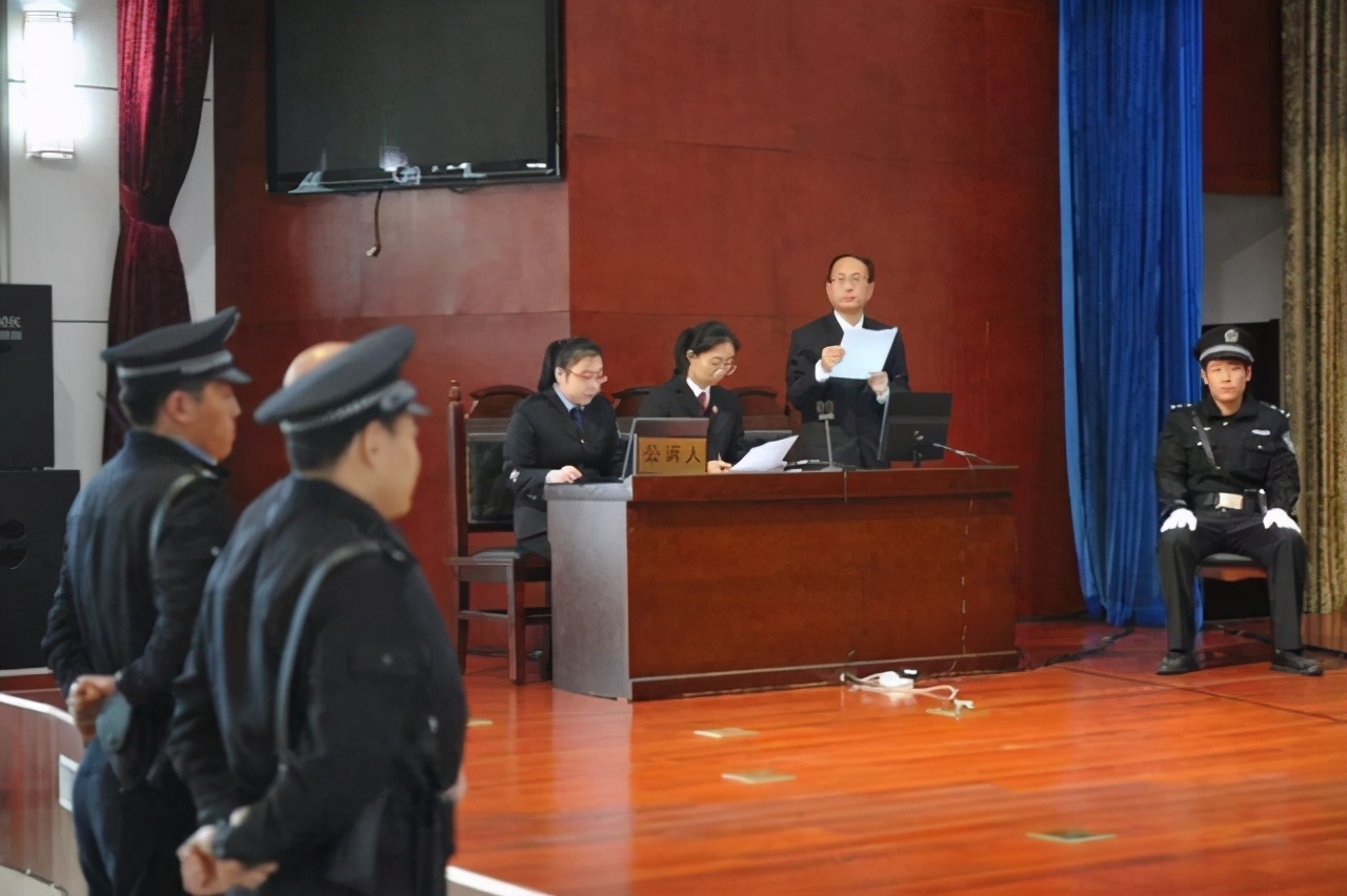 焚尸：上海杀妻焚尸案爱犬救主冲入火海 有的人……不如一条狗有人情味