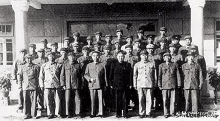 「說諜」1963年底，周總理親至東南某島嶼上會見對岸哪位高層