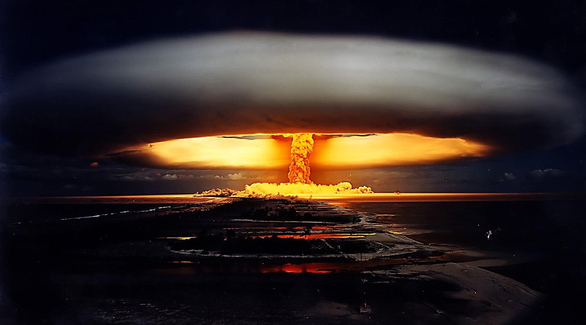 原子弹“小男孩”爆炸全过程，7万人瞬间化为灰烬-搜狐大视野-搜狐新闻