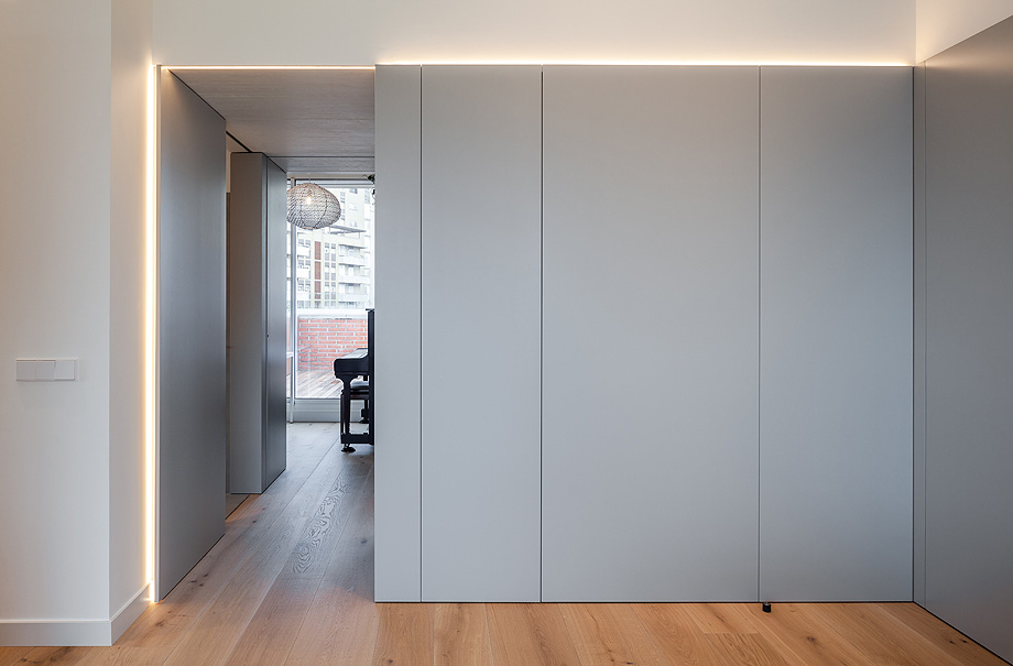 温馨舒适的56m²顶层小公寓，充分利用阁楼空间