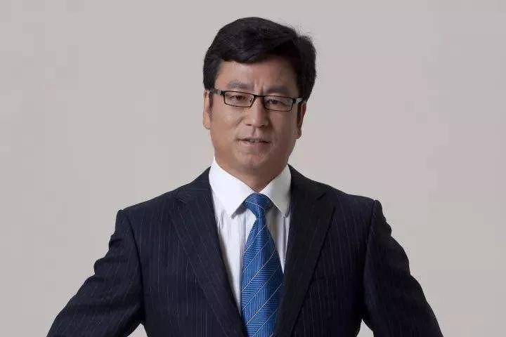 白岩松：一个单位只要开始强调考勤打卡 一定是在走下