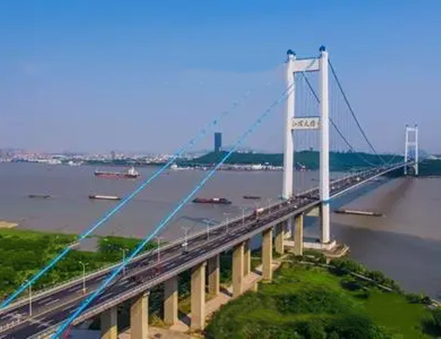 铁皮箱内的尸体：追捕十二年凶手终落网，一尸两命下是爱还是恨