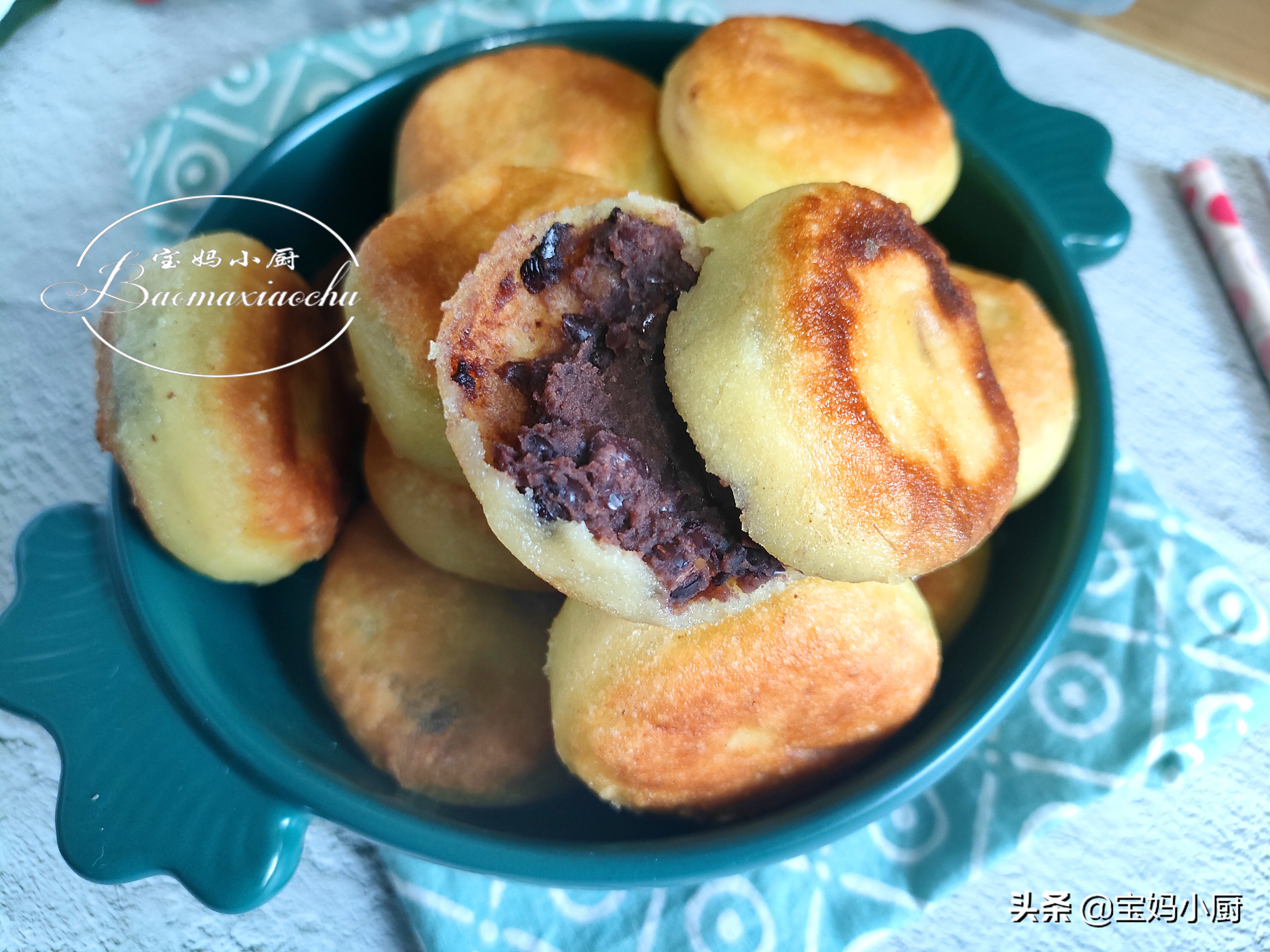 玉米面和它一起烙饼，软软糯糯的还好吃，做法简单，营养补得足足