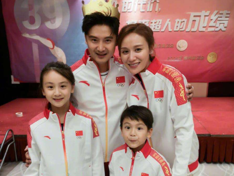 森碟和弟弟争宠，大宝小宝如“仇人”的背后，来源于父母的不公平