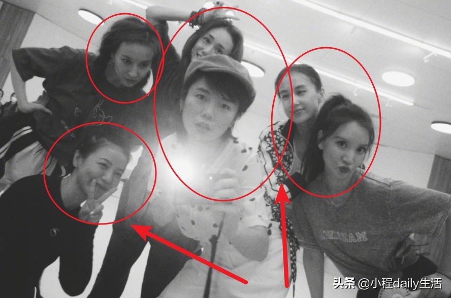 刘芸发布练习室合照，个个都是鬼马精灵太少女