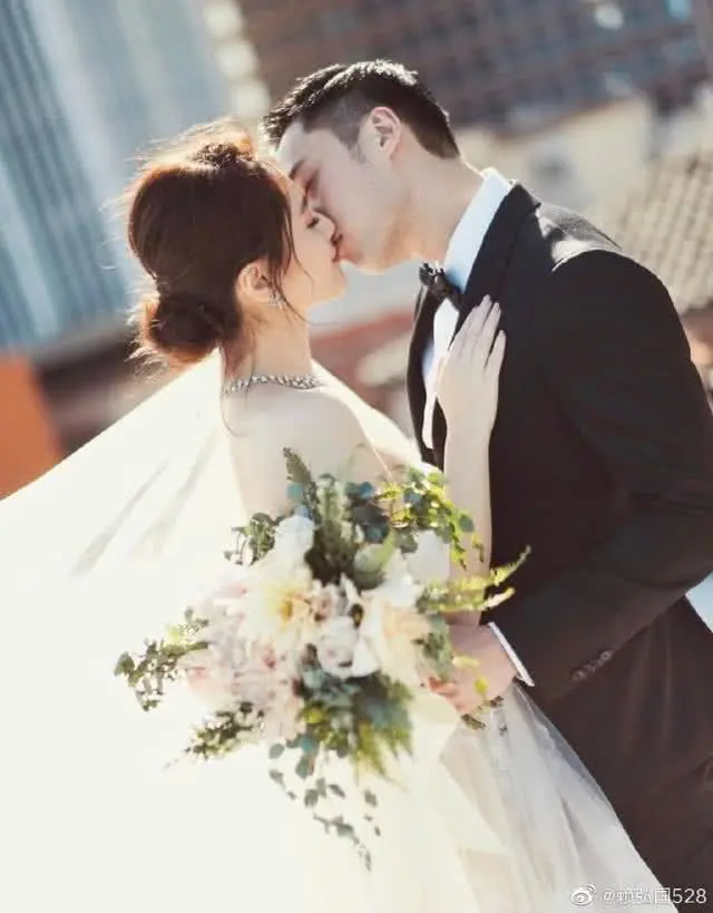 台湾名嘴谈阿娇离婚原因，指出最大败笔：陈冠希拍的实在太难看