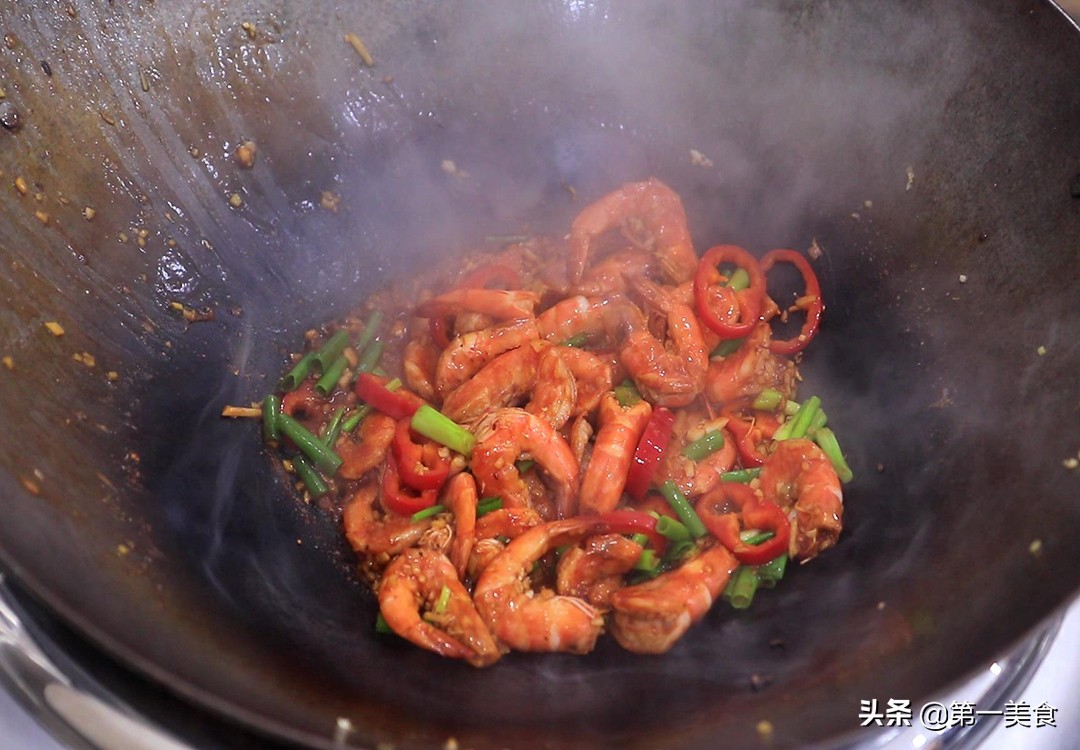 圖片[8]-油燜大蝦最簡單的做法 不油炸照樣好吃 肉質鮮嫩可口 皮酥入味-起舞食譜網