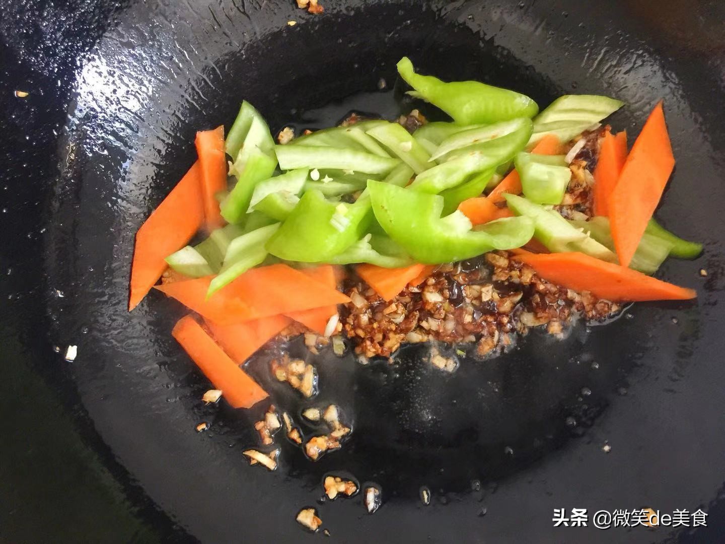 香菇好吃的做法，不放肉也鲜香浓郁，必须要多吃一碗米饭