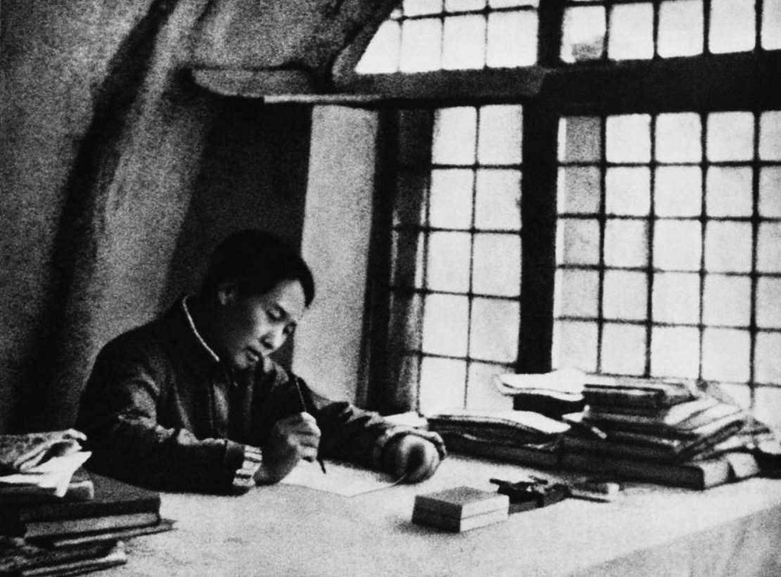 白求恩只见过毛泽东一面，谈话3小时，当天日记写：这是一个巨人