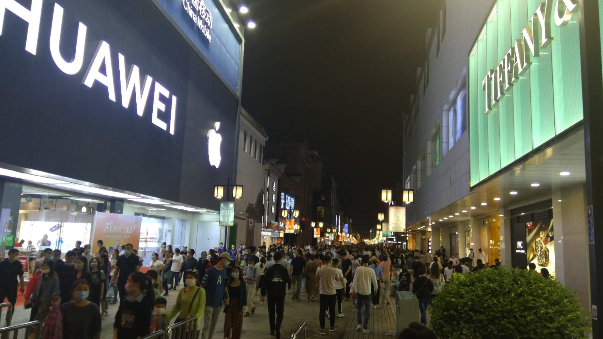 促销费，关键是人有钱、场要稳，但免租最急？