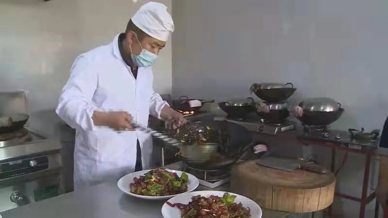 新疆兵团四师六十六团：农家乐成特色旅游“品牌”