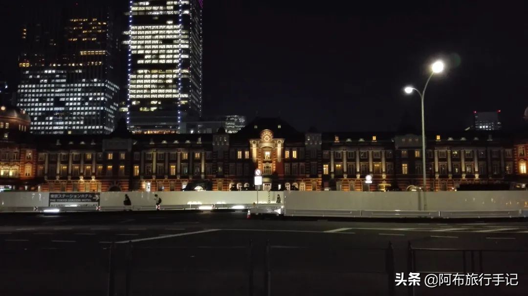 夜闯皇居外苑 从银座到东京站 我嗅到了购物之外的味道 全网搜