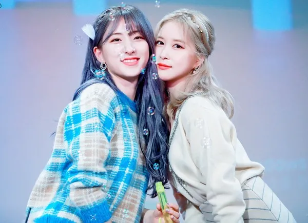 NCT出演《我们结婚了》 粉丝会坐视不理吗;SOMI染金发后酷似ROSÉ?