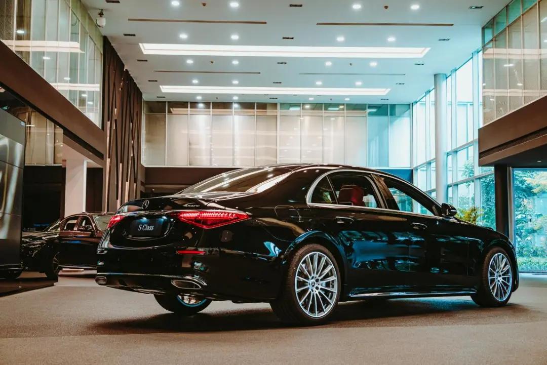奔驰新S级一出，宝马7系和奥迪A8L又黯然失色了