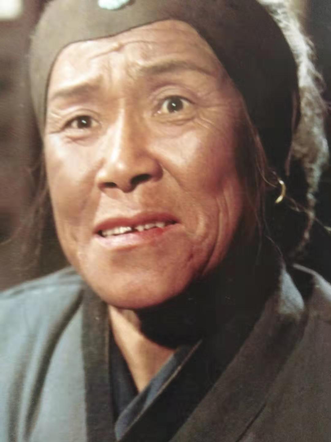 刘姥姥喝过的茶杯，妙玉为何嫌脏？宝玉：她没有嫌贫爱富