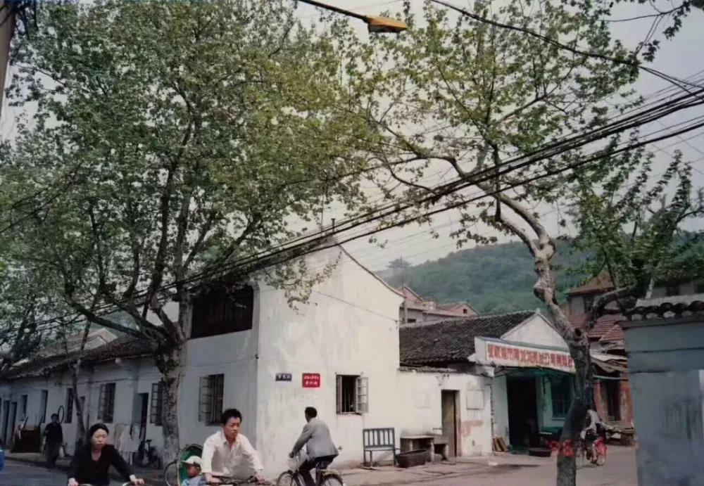 丁真究竟是谁.甜野男孩走红这波热度能持续多久?