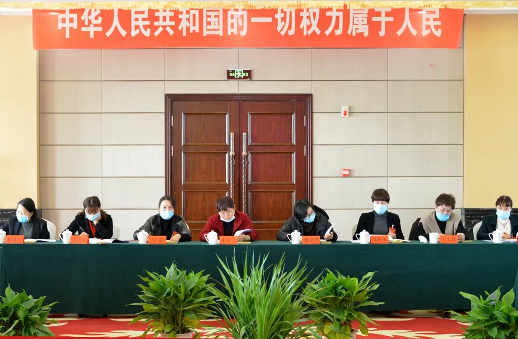【图片新闻】市五届人大五次会议各代表团举行分组讨论