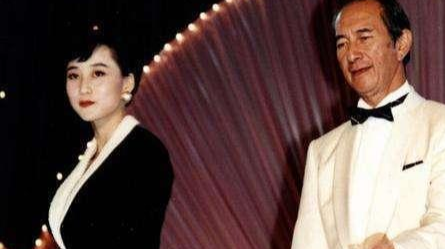 有种“尴尬”叫鲁豫问李连杰爷爷是谁，李连杰