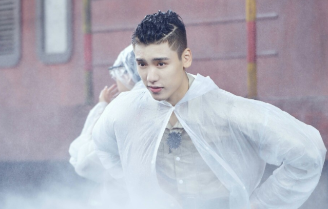 《有匪》刚杀青，王一博转头录制《快本》，同