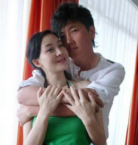 2009年，孙楠为了潘蔚和买红妹离婚，如今50岁买红妹过得又怎样？