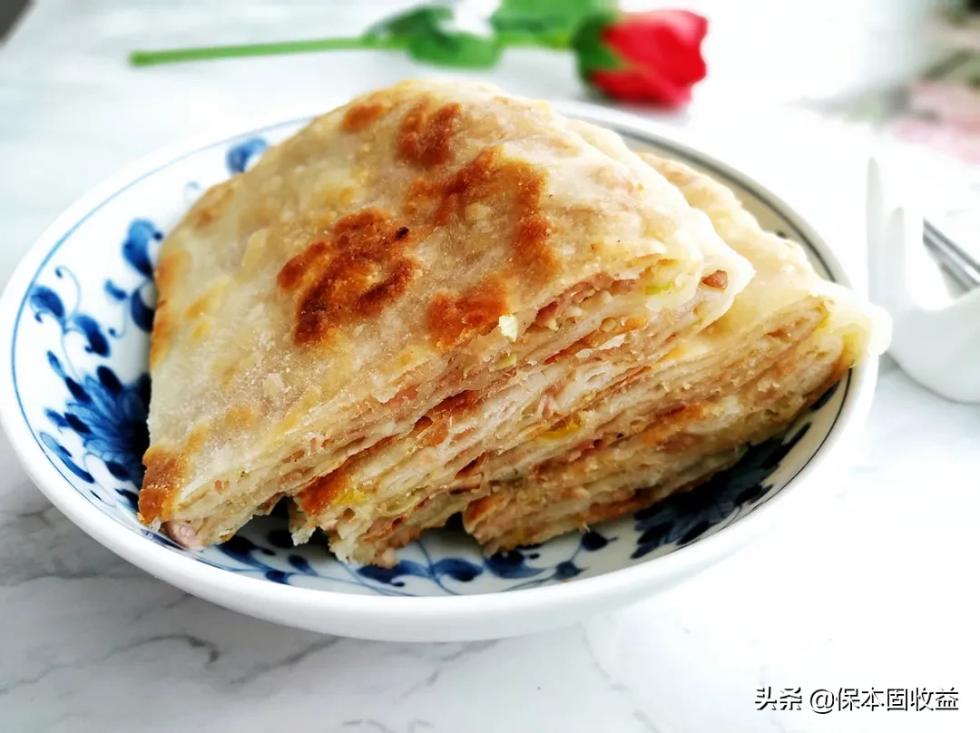 千层肉饼：皮薄层多外酥里嫩，吃一次就忘不了