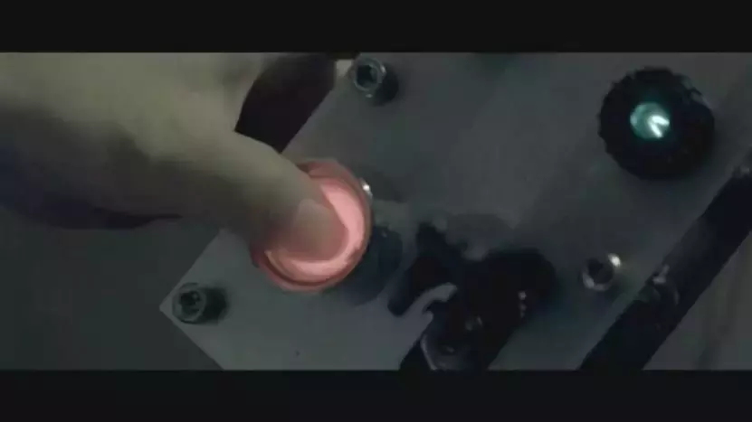密室+循环,岛国人又拍出了新的风味