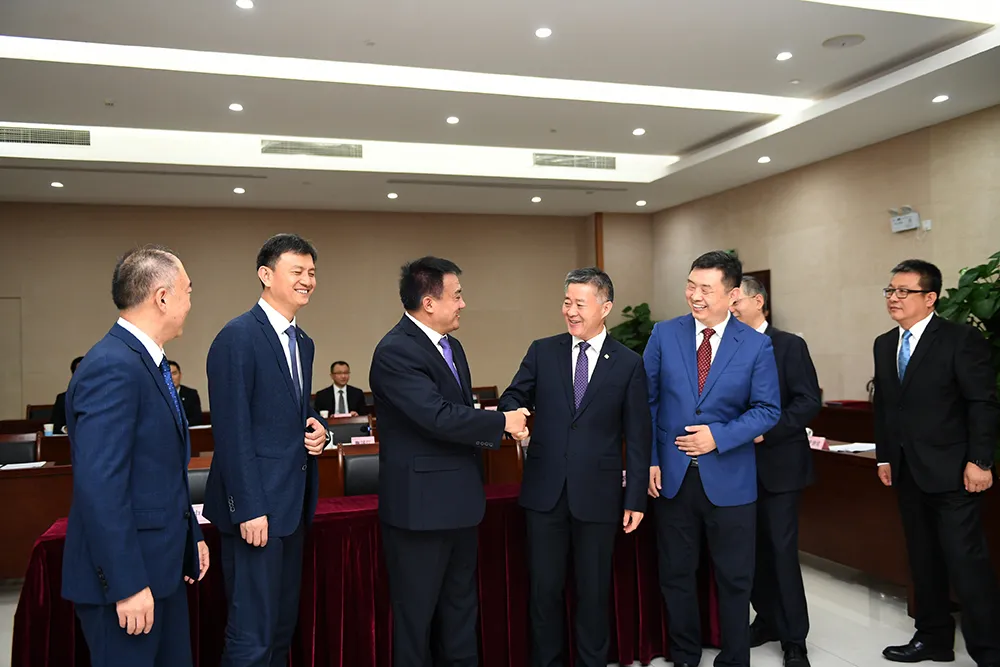 中老铁路动车组项目合同在北京签约