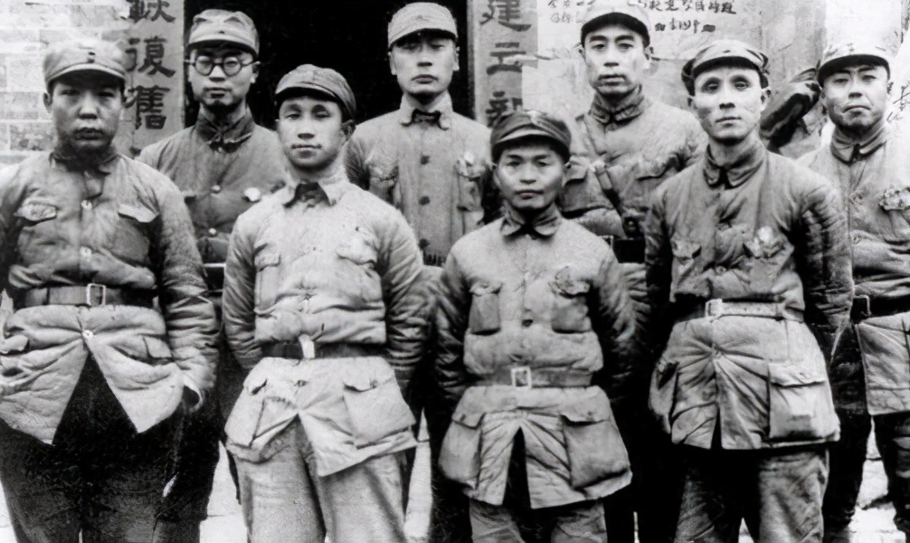淮海决战前，兵力万分珍贵，粟裕为何还抽1个主力团留在根据地