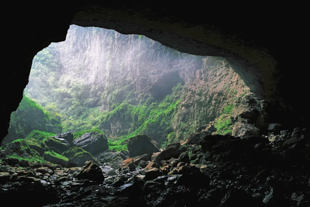 There is a heartbeat called the autumn of the Qinba Mountains!  Red leaves in clear autumn, encounter romantic scenery