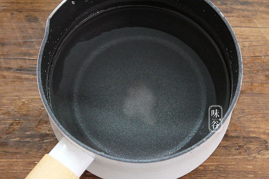 80歲奶奶醃鹹鴨蛋，用這土方子，個個起沙流油，比買的還好吃