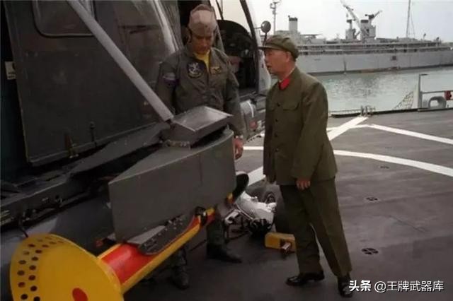 人民海军，生日快乐！中国已进入双航母时代，山东舰战力超辽宁舰