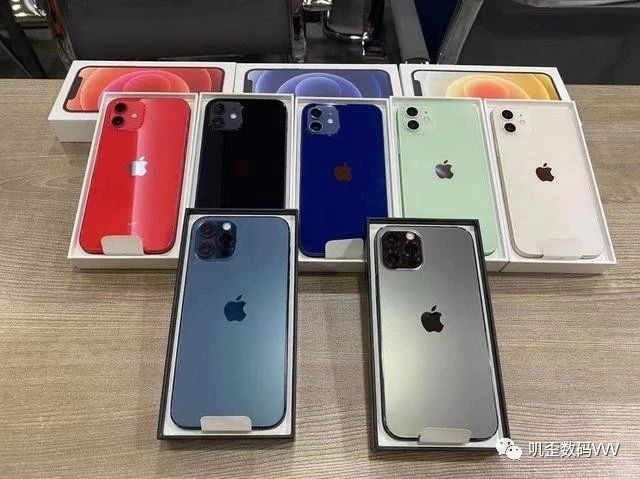 iPhone翻车了！iPhone 12深蓝色真机里手， 丑更新高宽比