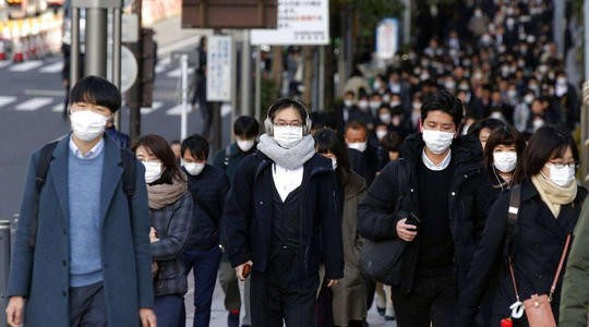 女星感染新冠能住院，普通人只能在家等死，日本算什么平等的国家