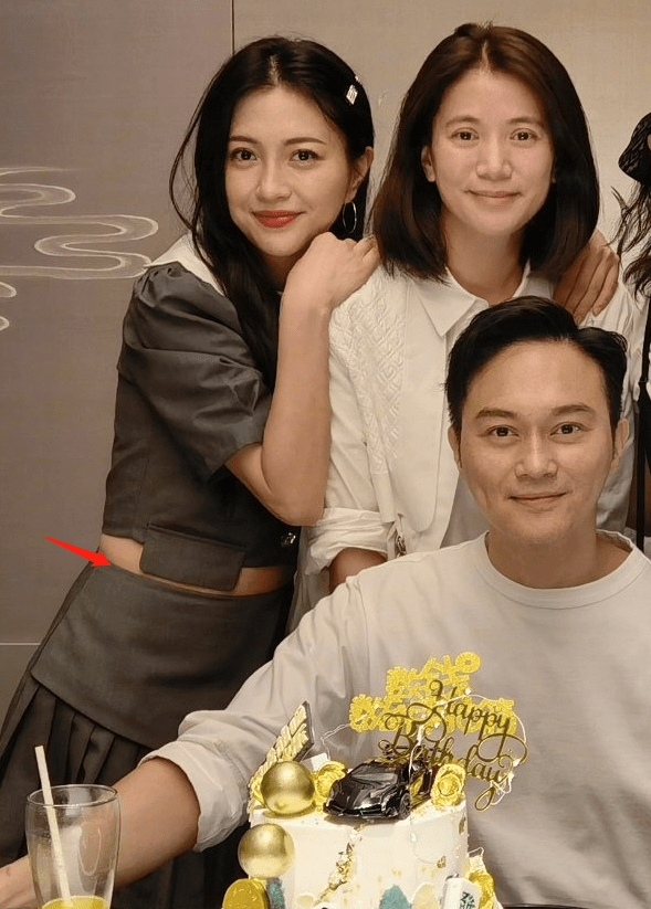 袁咏仪携章子怡容祖儿等为老公庆生，她无惧被艳压素颜出镜超自信