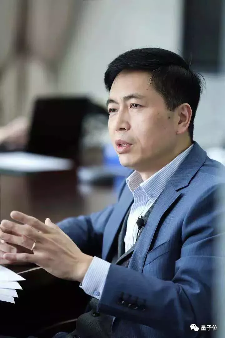 清华优秀毕业生放弃留学上热搜!计算机系前10名中9人留校深造