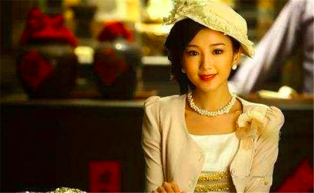 进门6年没有生育被赶出婆家，改嫁后连生11个孩子，跻身豪门正室