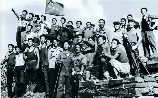 新疆棉花世界矚目，王震將軍一舉措功不可沒！毛主席表示高度讚揚