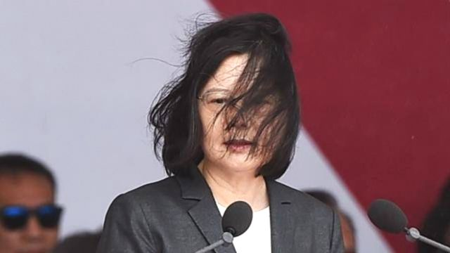 中美高层通电话再给蔡英文当头一棒，“台独”独角戏怎么演下去？