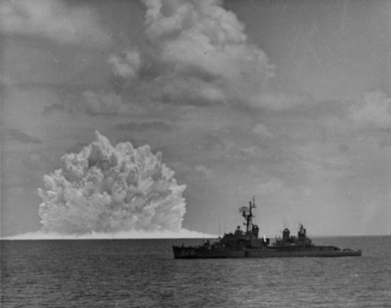 “石首鱼”号卧藏琉球海域被日舰轰炸到绝望