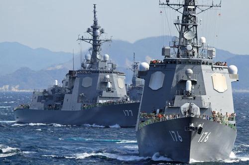 大国驱逐舰吨位对比，美国15000吨，俄9000吨，中国不断突破