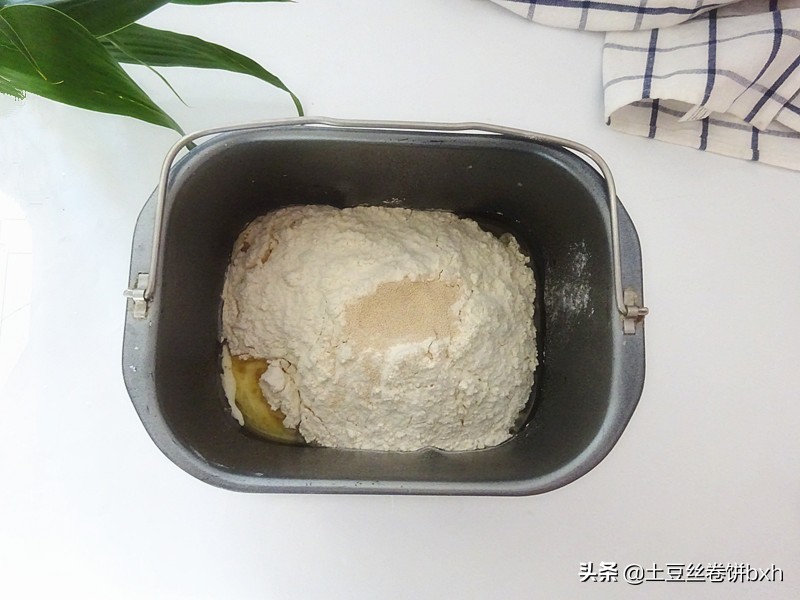 奶味十足的軟麵包，像做饅頭一樣簡單，不需要造型，越吃越愛