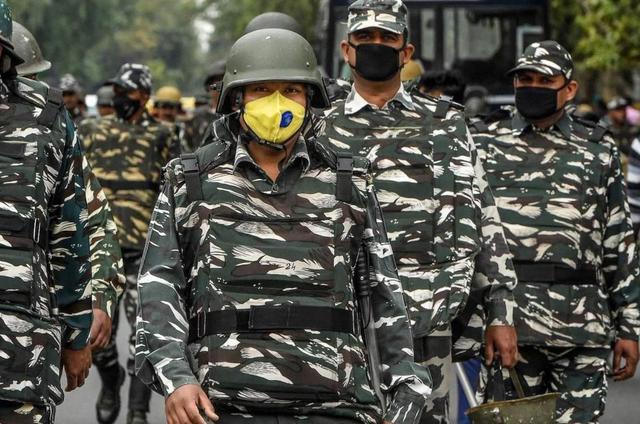 莫迪笑不出来了！印度军队近2万人感染新冠，专家：麻烦还在后面