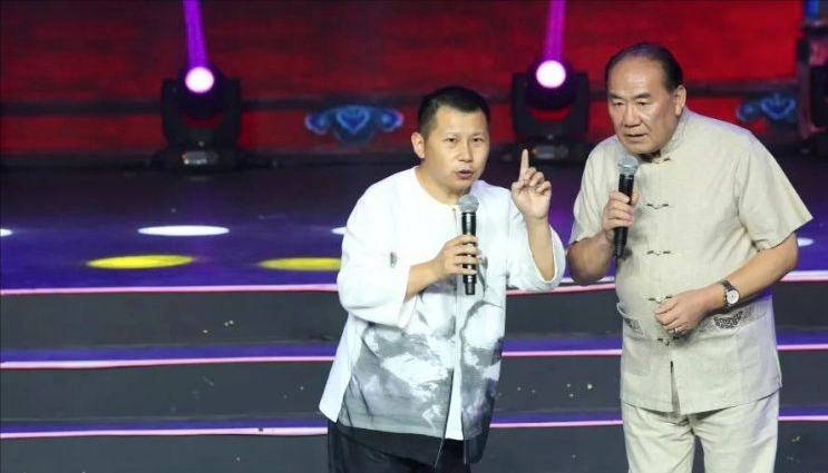 何云伟天桥商演翻车，郭德纲发文感慨昔日德云