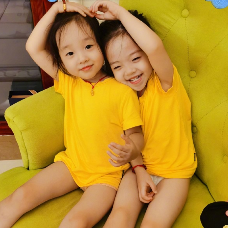 杨威双胞胎女儿太好辨认！各自遗传爸妈基因，姐妹俩还真不偏心啊