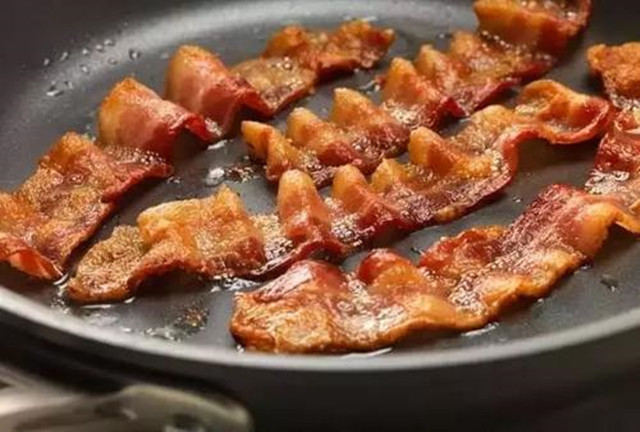 这4种都是人工合成的“假肉”，家长们别再买了，孩子吃了没好处