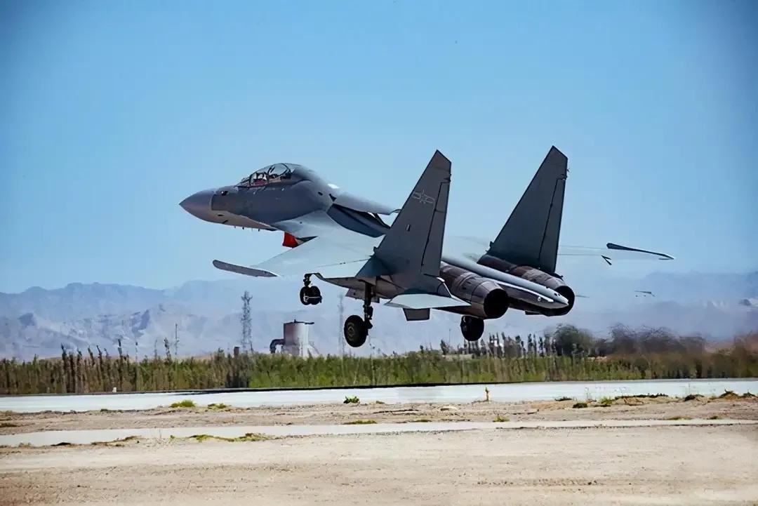 南海造岛已见成效，4个岛屿建造军用机场，可驻