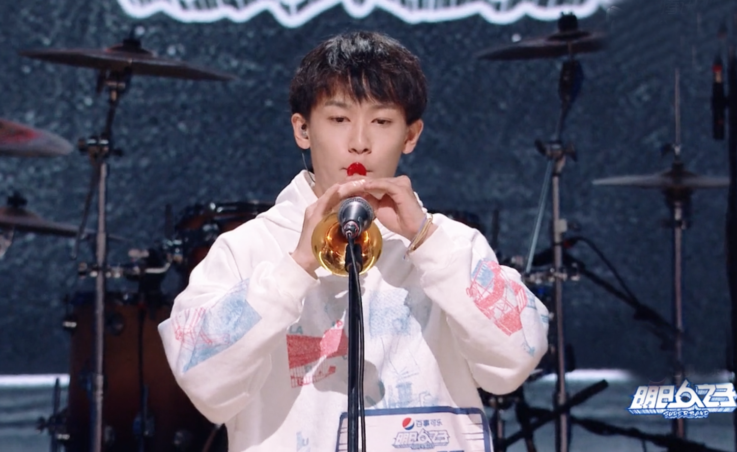 明日之子4开播，6人教师团圈粉，杨润泽成F-MAN，